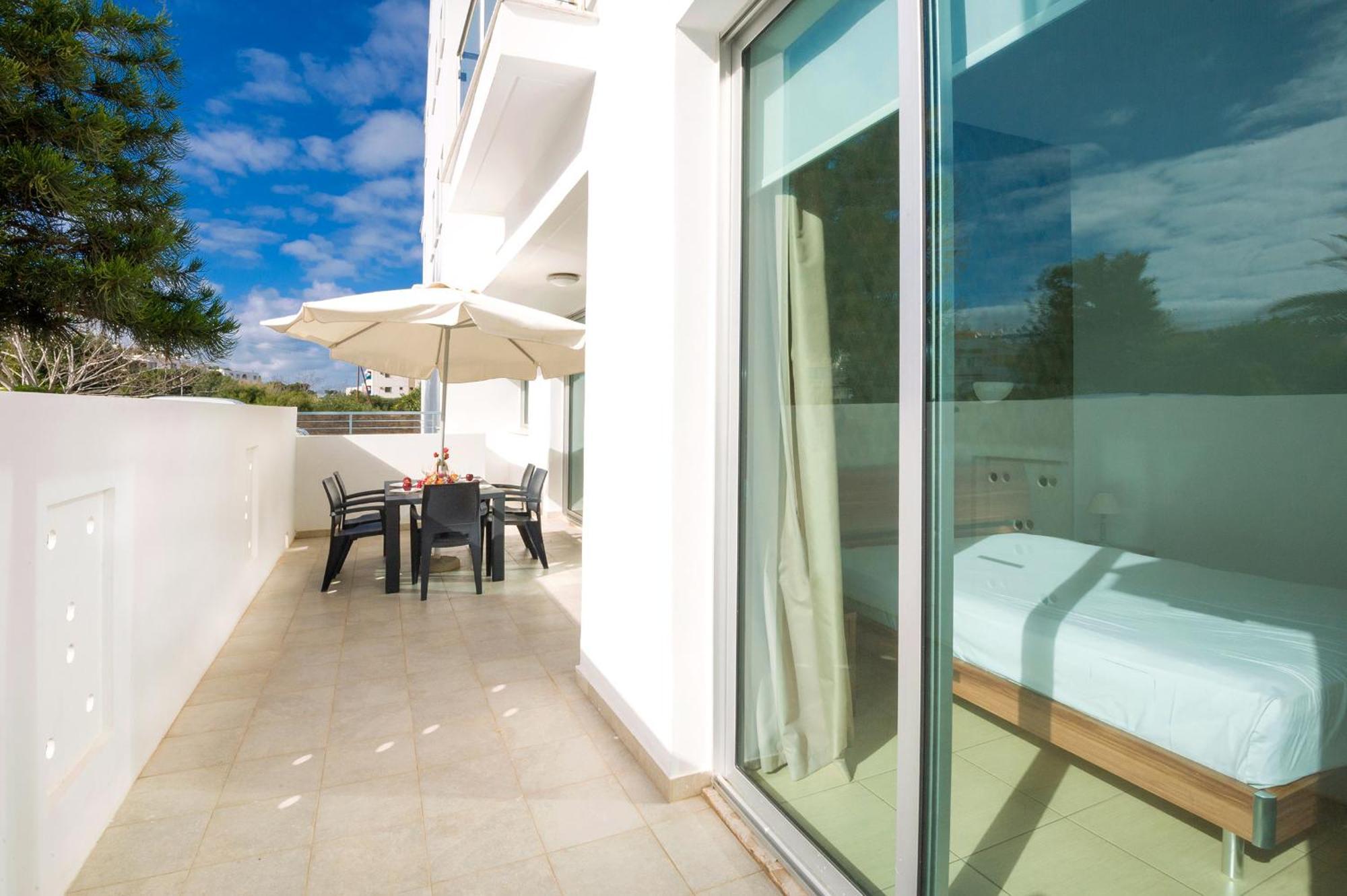 Calypso - Coralli Beachfront Apartment Protaras Zewnętrze zdjęcie